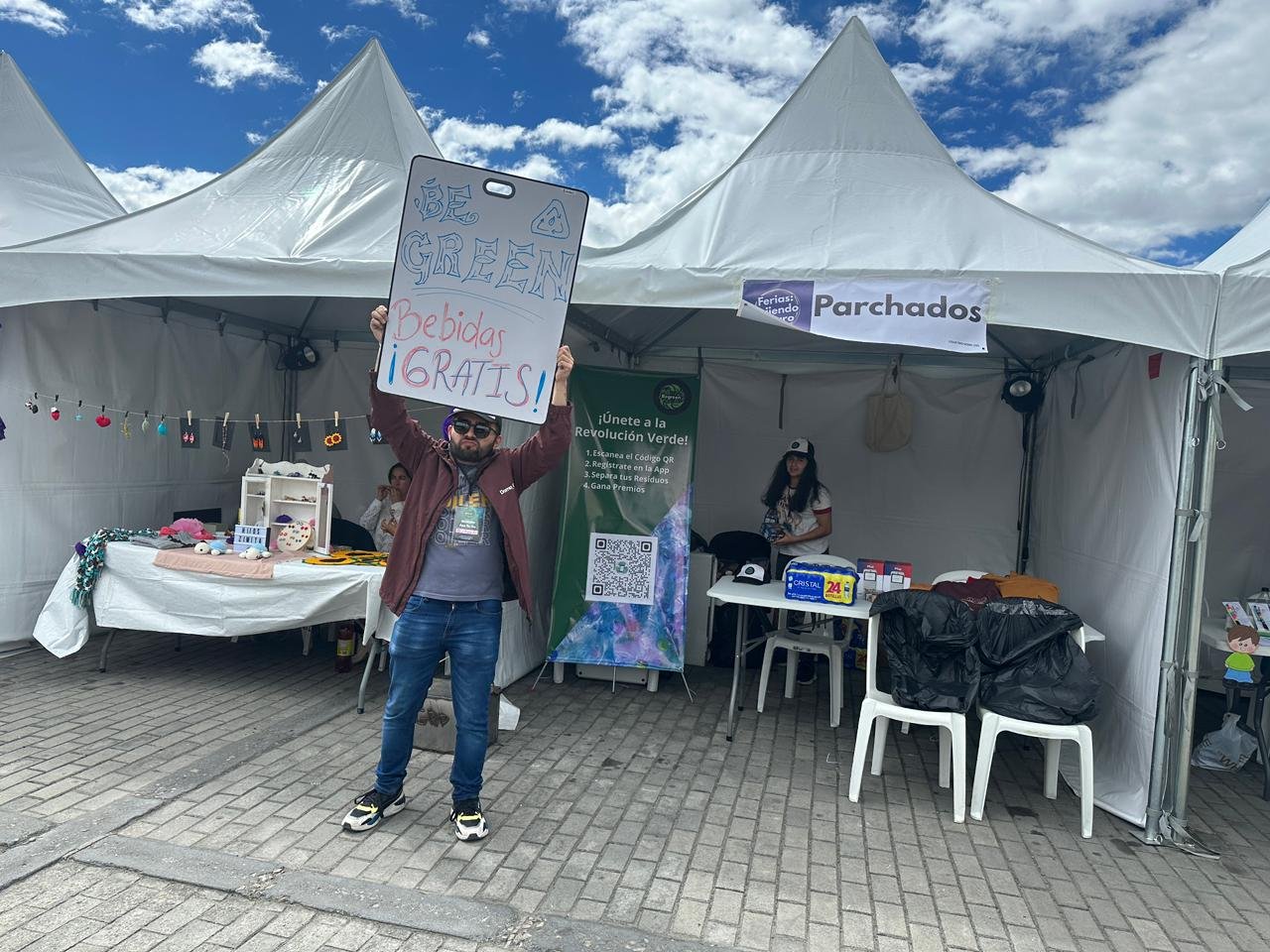 Reciclador sonriendo